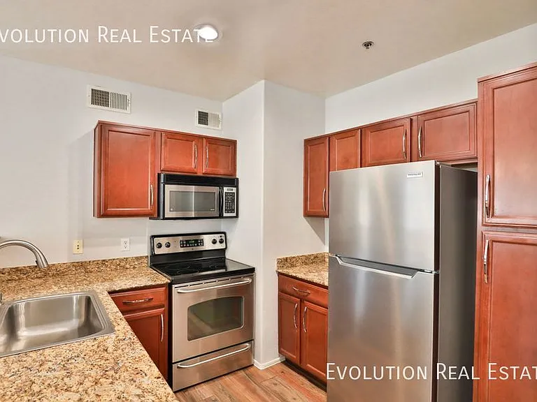 2134 E Broadway Rd #1049 — Photo 8