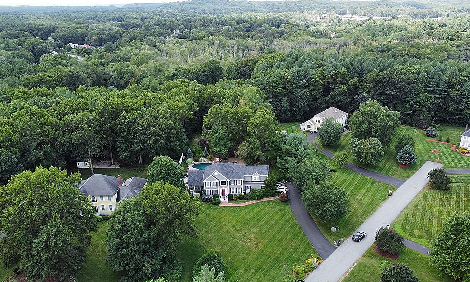 2nd image of 21 Steeple Chase Cir