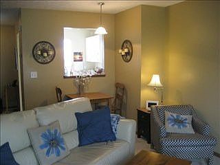 2nd image of 1660 Blackhorse Ln