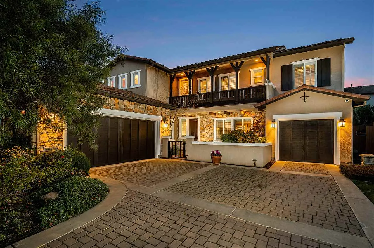 1668 Colchester St photo 1