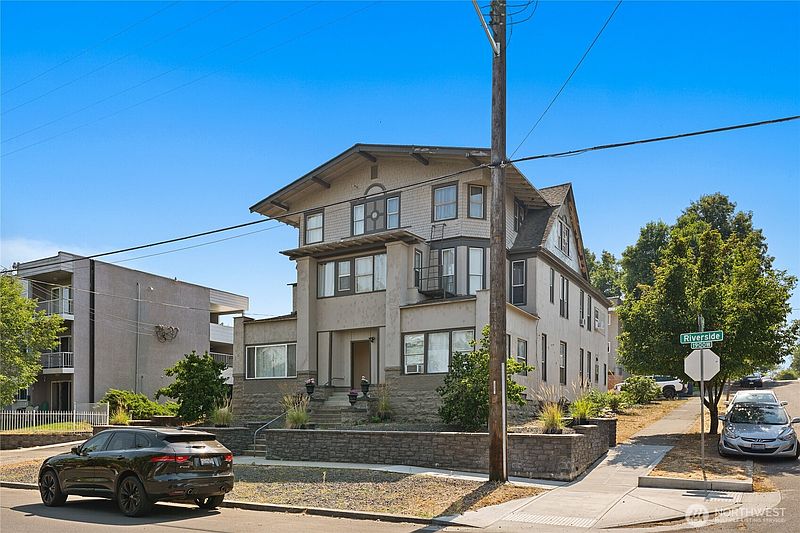 2nd image of 1927 W Riverside Avenue