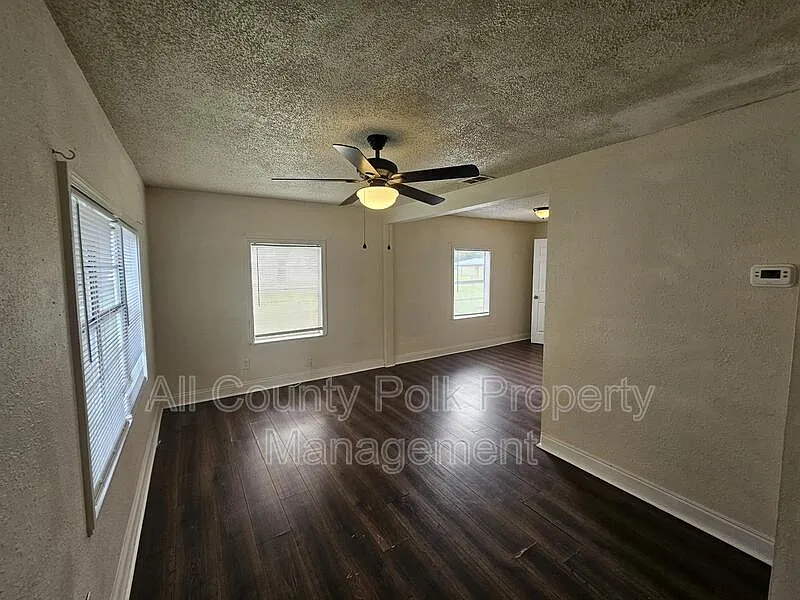 3 bed, 2.0 bath, 1200 sqft, $1,395 — Photo 4