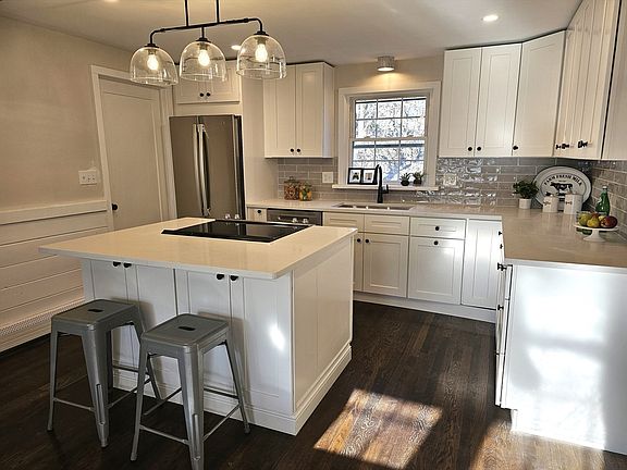 5th image of 29 Buena Vista Ave