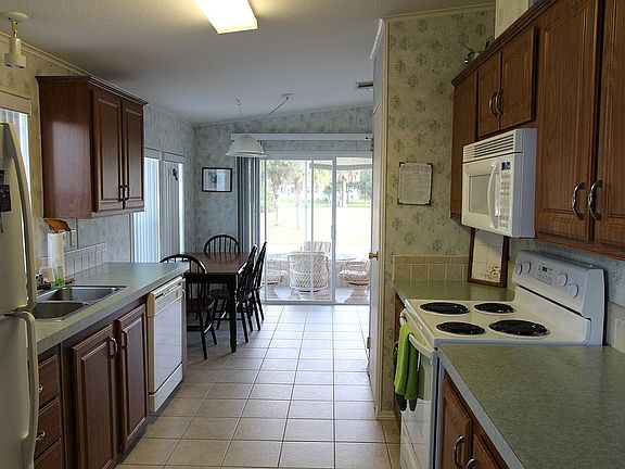 3rd image of 291 Navajo Dr