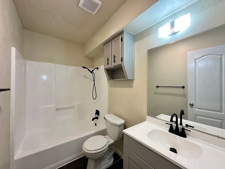 4807 Rainbow Cir — Photo 16