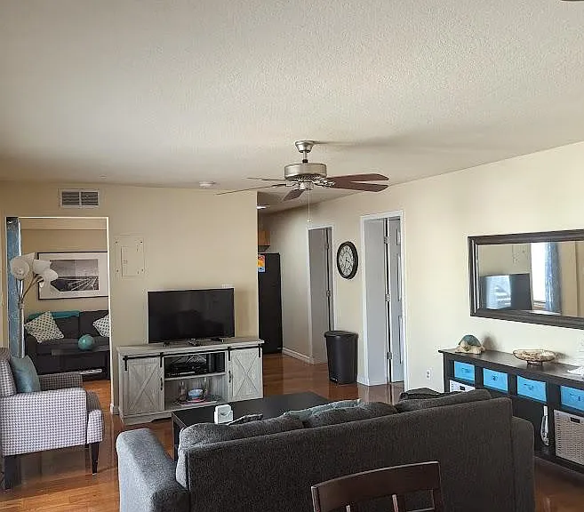 5116 Beach Dr SE #C — Photo 2