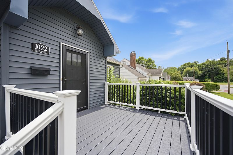 3rd image of 1022 Riggi Avenue