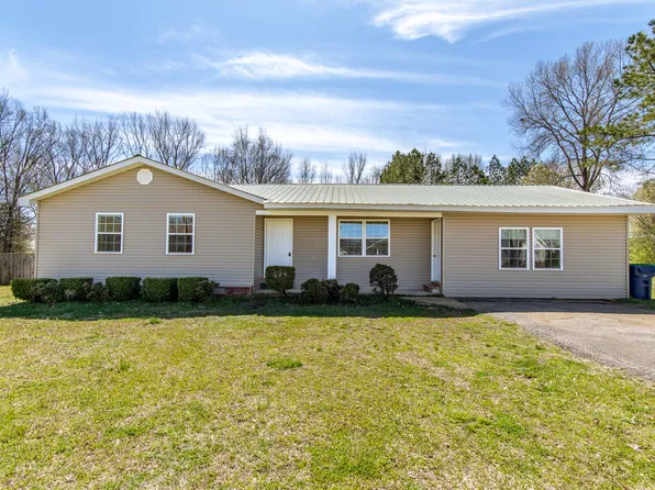 134 Vine St, Savannah, TN 38372