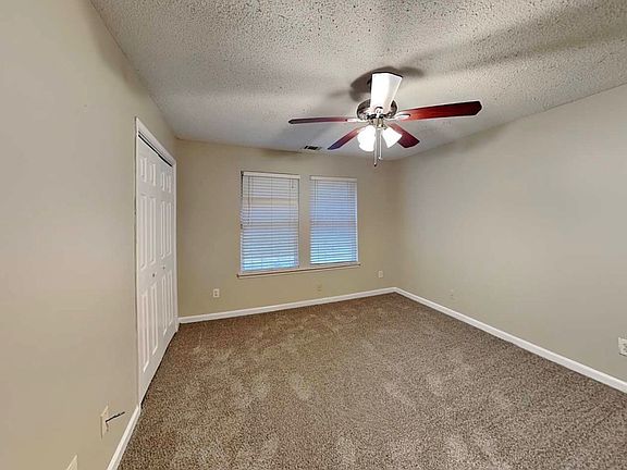 2nd image of 1094 Abington Ct