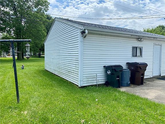 4th image of 3717 Elderberry Ave