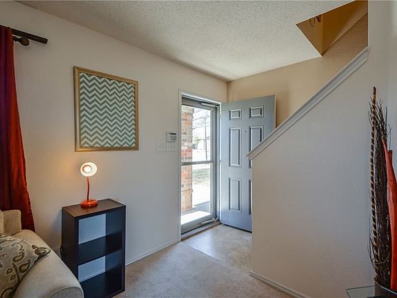 3rd image of 4109 Tiburon St