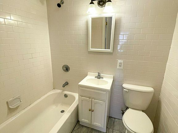 5th image of 113 W 15th St APT 3R