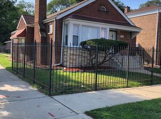 7458 S Bennett Ave, Chicago, IL 60649