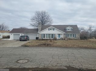 1153 Kerry Ln, Erie, PA 16505