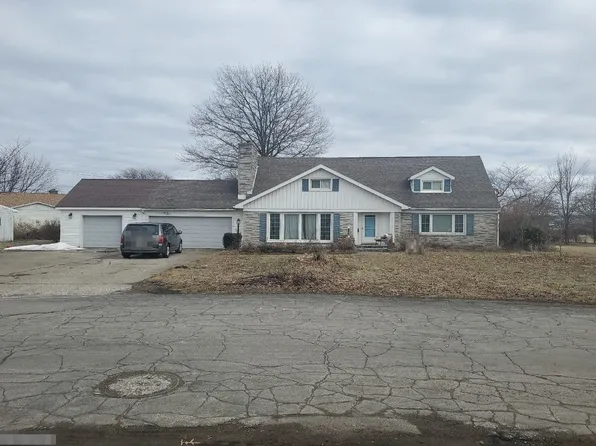 1153 Kerry Ln, Erie, PA 16505