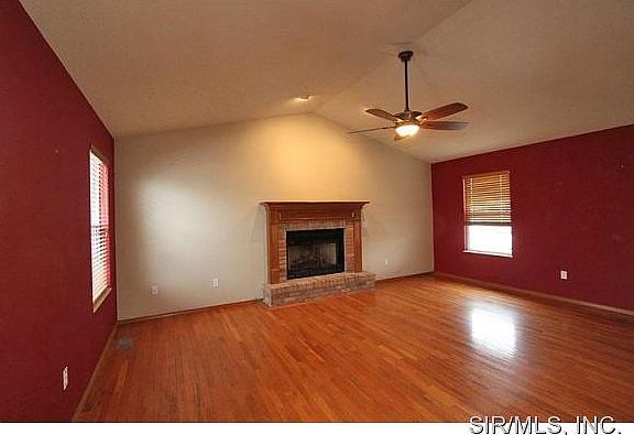 5th image of 1226 Illini Dr