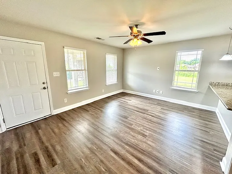 1089 Burwell Rd — Photo 3
