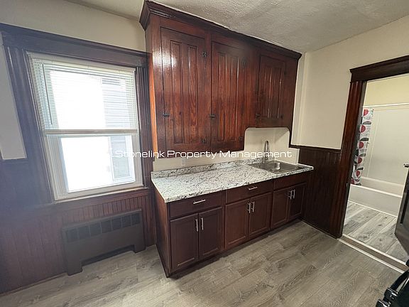4th image of 79 Fales St Floor 2