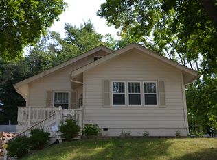 1701 E 32nd Ct, Des Moines, IA 50317