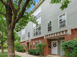 1772 W Ainslie St, Chicago, IL 60640