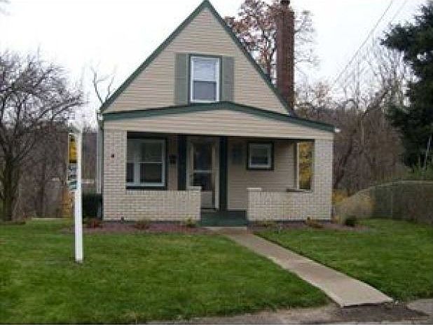 1st image of 435 Meadowbrook Dr