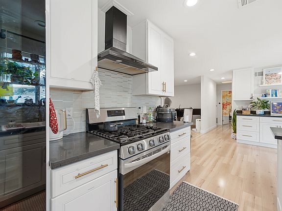 5th image of 7622 Anita Ln