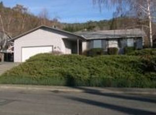 807 Grandview Ave, Grants Pass, OR 97527