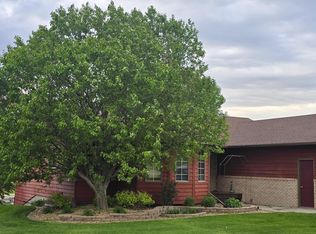 870 S Lake Dr, Watertown, SD 57201