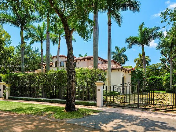 4th image of 738 Camilo Ave