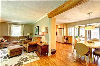 4th image of 903 W Vistula St