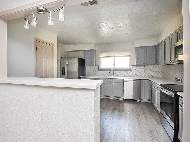 13430 Piney Oaks Dr — Photo 11