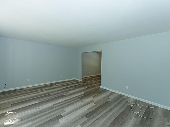 3rd image of 15 Vista Ln