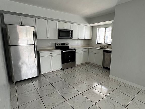 3rd image of 4712 SE 5th Pl APT 101