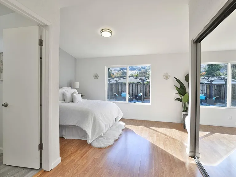 310 Curie Dr — Photo 26