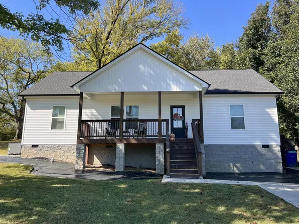 405 Oakview Dr, Columbia, TN 38401