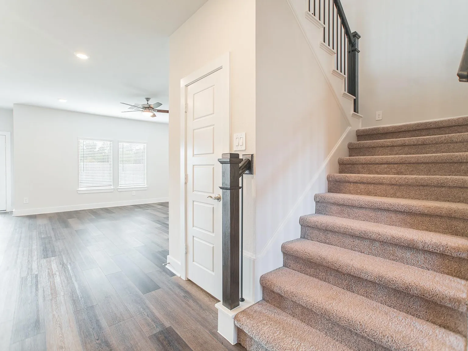 5 bed, 3.0 bath, 2725 sqft, $2,900 — Photo 4