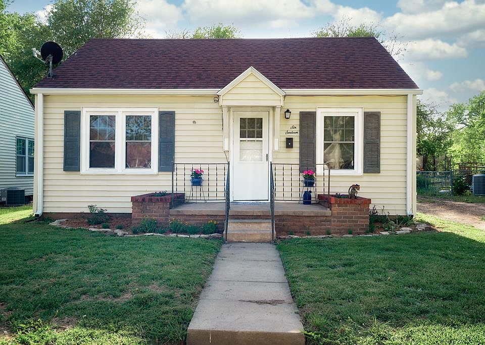 1st image of 616 S 12th St
