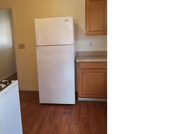2nd image of 1235 Benton St