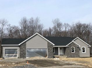 6479 Meander Glen Dr, Youngstown, OH 44515