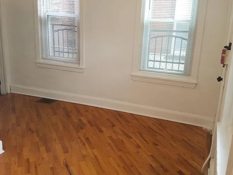 2311 E York St #1R — Photo 8