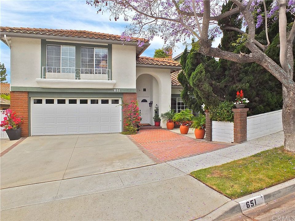 1st image of 651 Lausinda Ave