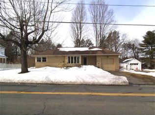 242 Jackson St, Northampton, MA 01060