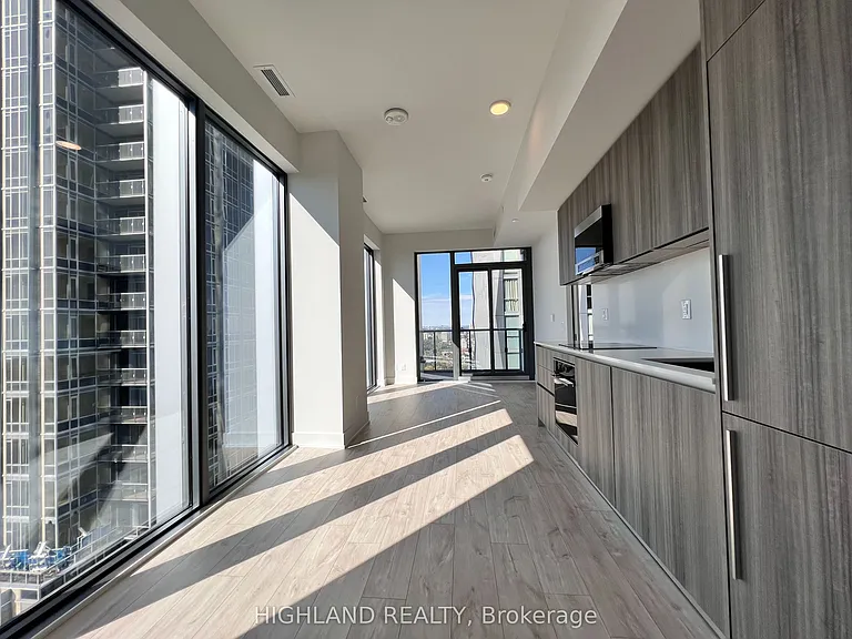 8 Cumberland St #3802 — Photo 10