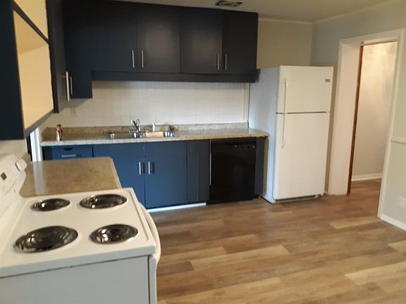3rd image of 225 Vanderbilt Dr