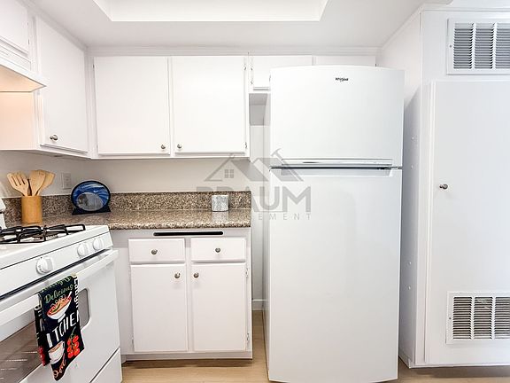 4th image of 5245 Riverton Ave APT 207