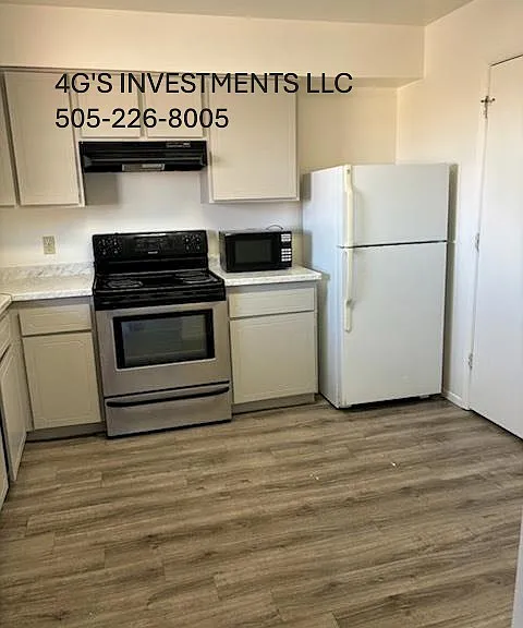 313 W Sycamore Ave #11 — Photo 5