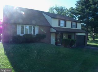 70 Mount Pleasant Dr, Churchville, PA 18966