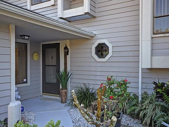 2nd image of 260 Vista Ct