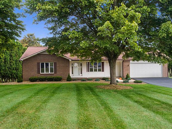 2nd image of 390 Wytheview Dr