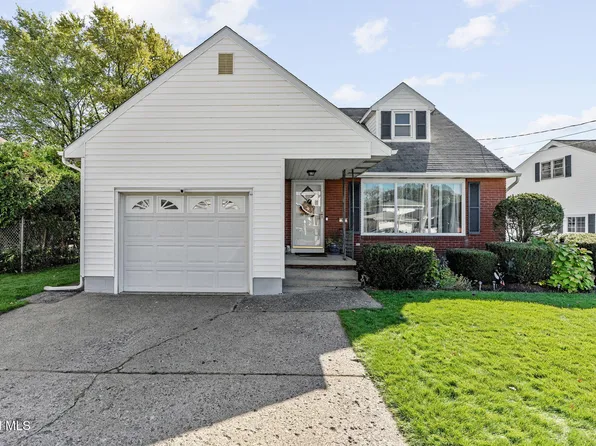 72 Ahl Avenue, Colonie, NY 12205